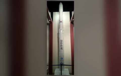 韩国“世界号”火箭模型在博物馆展厅展出